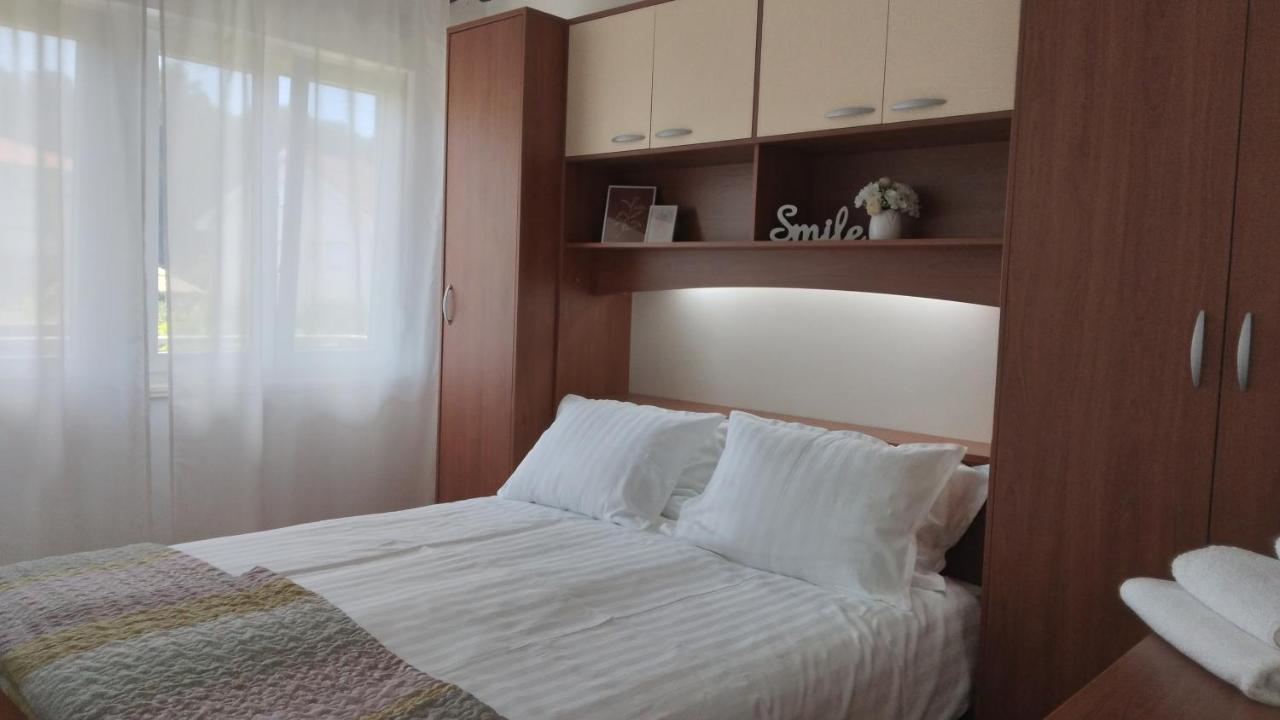 Antemma Apartment Pula Eksteriør billede
