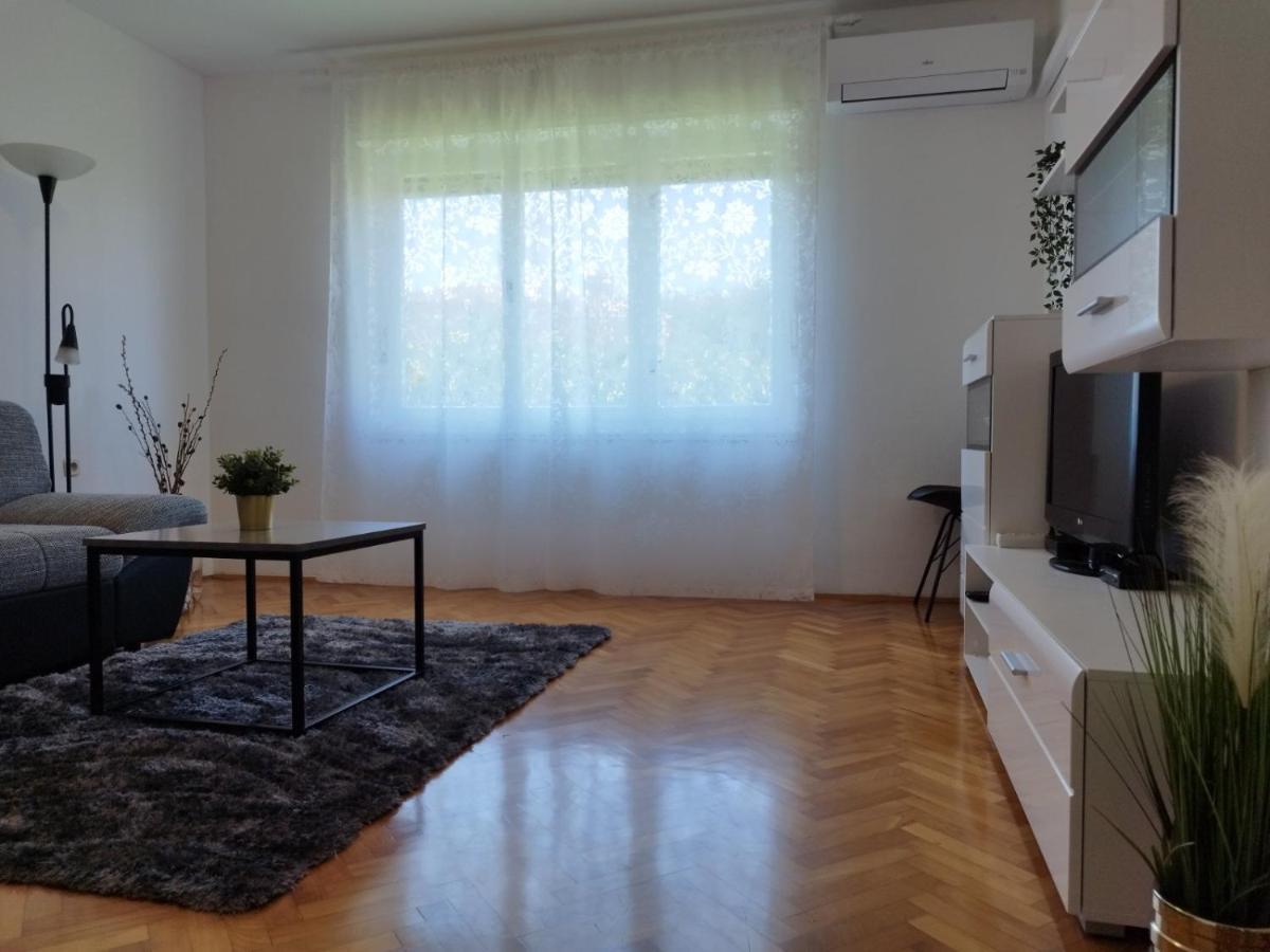 Antemma Apartment Pula Eksteriør billede