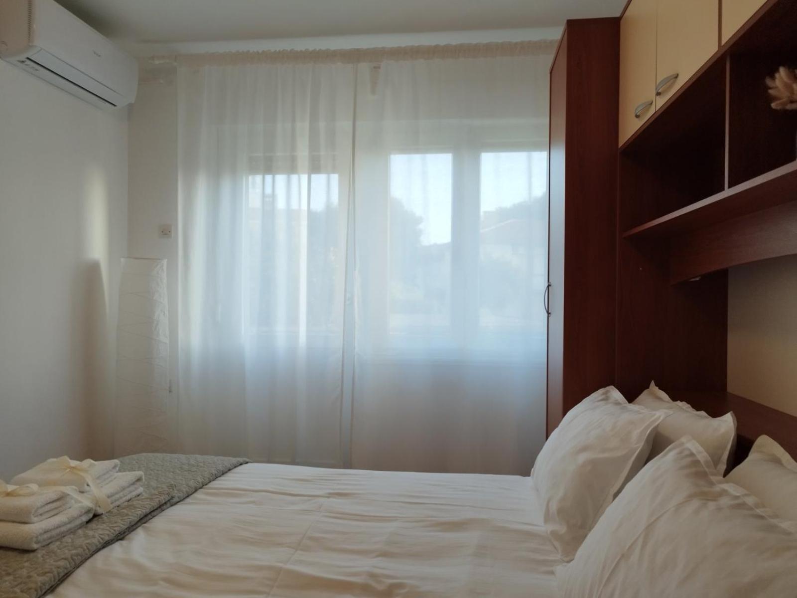 Antemma Apartment Pula Eksteriør billede